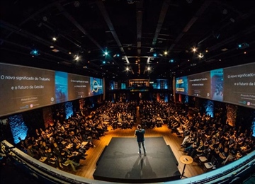 Business Conferences: Turning Professional Events Into Valuable Experiences