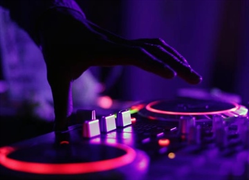 Electronic Music: How Technology Became an Instrument