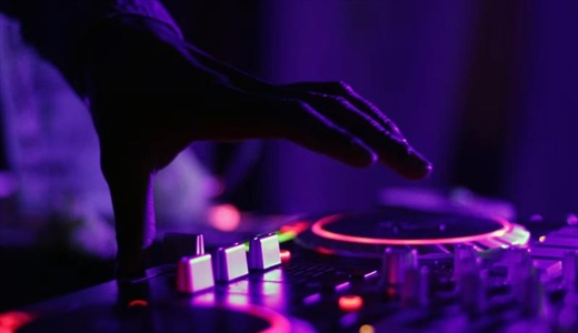 Electronic Music: How Technology Became an Instrument