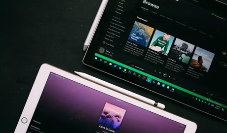 Music Streaming: How Digital Platforms Changed Listening