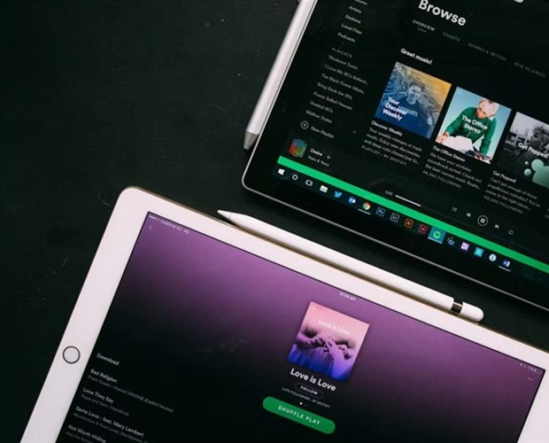 Music Streaming: How Digital Platforms Changed Listening