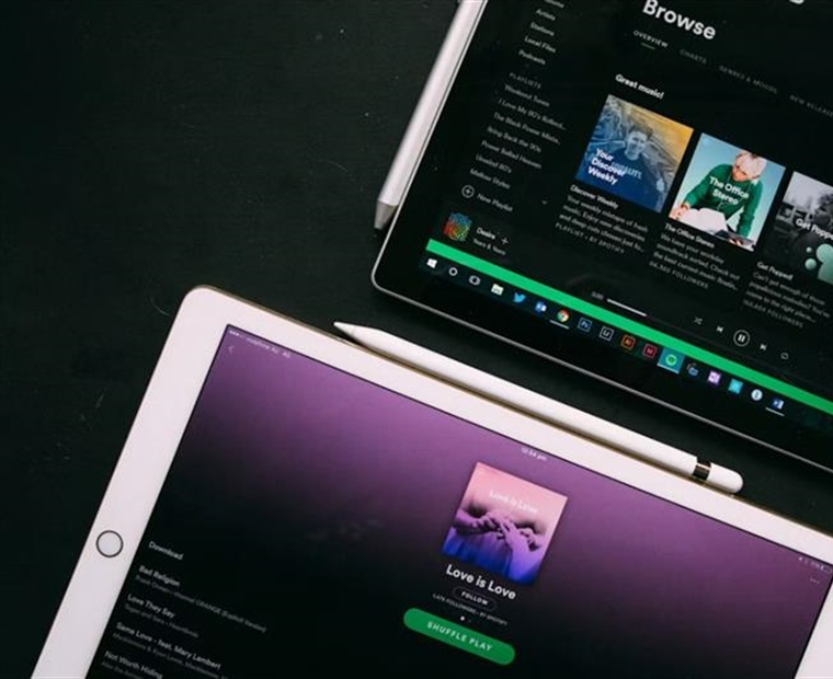 Music Streaming: How Digital Platforms Changed Listening