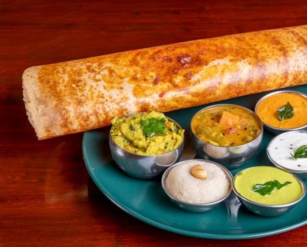 Indian Food: A World of Spices, Regions, and Culinary Traditions