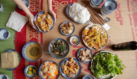 Vietnamese Food: Fresh Herbs, Fragrant Broths, and Street-Side Dining