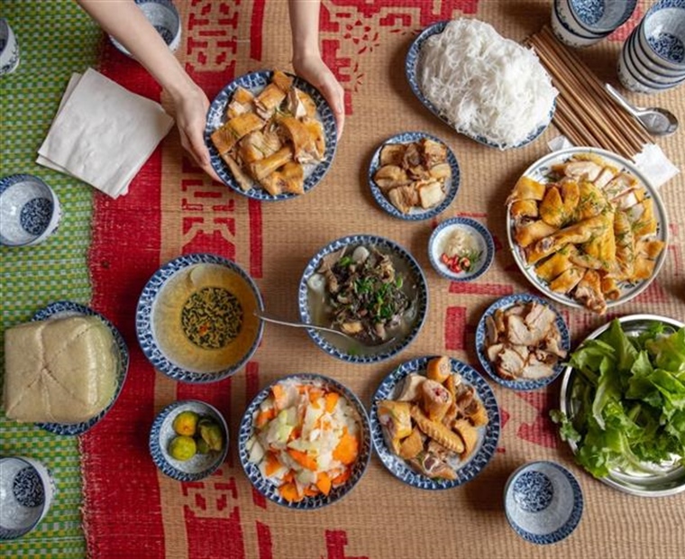 Vietnamese Food: Fresh Herbs, Fragrant Broths, and Street-Side Dining