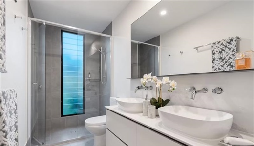 Bathroom Interior Design: Creating a Practical and Relaxing Space