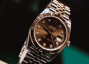 Luxury Watches: What Makes an Expensive Watch Valuable?